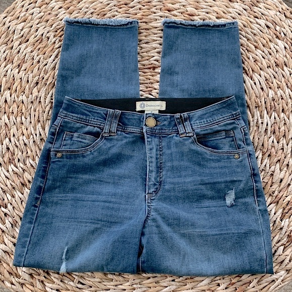 Democracy Frayed Hem Distressed Crop Jean - Picture 2 of 13